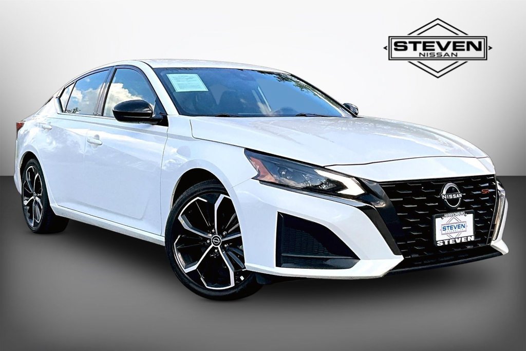 Used 2024 Nissan Altima 2.5 SR FWD image 1