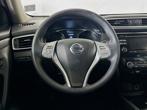 Used 2015 Nissan Rogue SV image 17