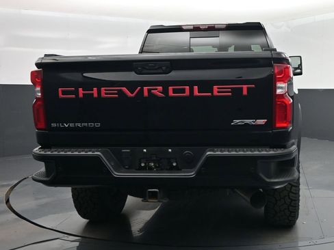 Used 2024 Chevrolet Silverado 2500 ZR2 w/ Technology Package image 28