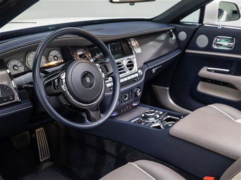 Used 2020 Rolls-Royce Dawn RWD image 25