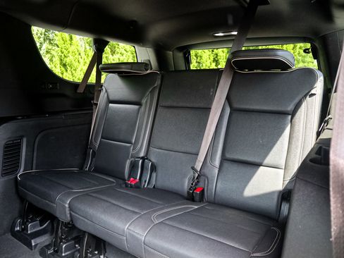 Used 2023 Chevrolet Suburban Premier AWD/4WD image 31