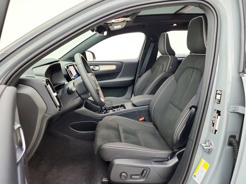 New 2026 Volvo XC40 B5 Ultra w/ Climate Package AWD/4WD image 21