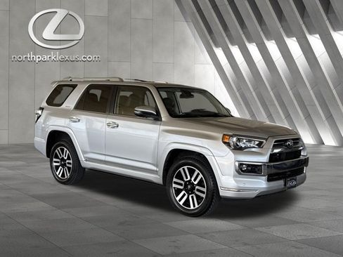 Used 2022 Toyota 4Runner Limited AWD/4WD image 5