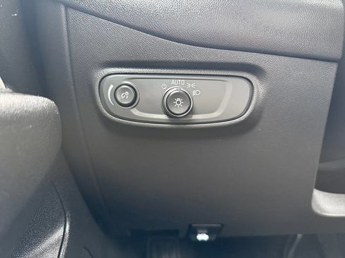 Used 2021 Chevrolet Equinox LT w/ LPO, Floor Liner Package AWD/4WD image 26