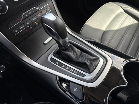 Used 2018 Ford Edge SEL w/ Equipment Group 201A FWD image 21