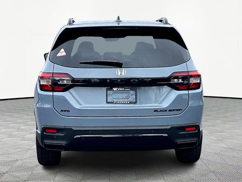 New 2026 Honda Pilot Black Edition image 5