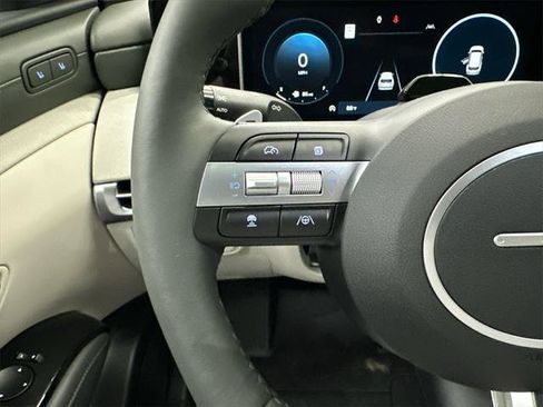 New 2025 Hyundai Tucson Limited image 28
