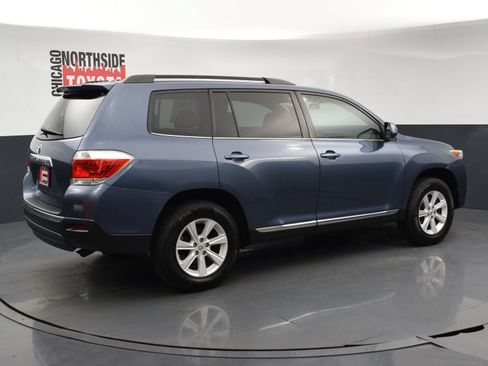 Used 2012 Toyota Highlander FWD w/ Tech Pkg image 4