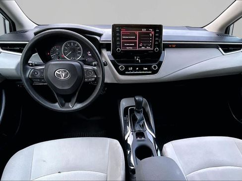 Certified 2021 Toyota Corolla LE FWD image 32