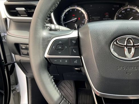 Used 2022 Toyota Highlander XSE AWD/4WD image 13