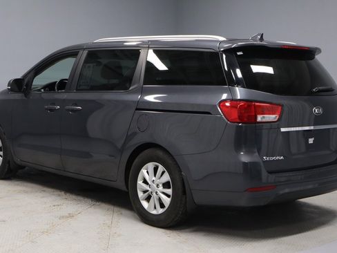 Used 2016 Kia Sedona LX image 7