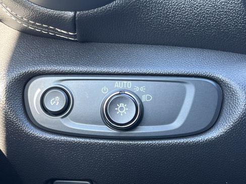 Used 2023 Chevrolet Blazer LT image 13