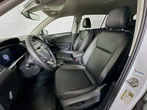 Used 2022 Volkswagen Tiguan SE image 21