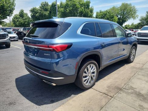 Certified 2025 Buick Enclave Preferred FWD image 8