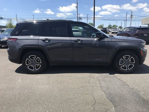 Used 2022 Jeep Grand Cherokee Trailhawk AWD/4WD image 6
