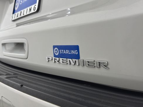 Used 2021 Chevrolet Suburban Premier w/ Premium Package RWD image 43