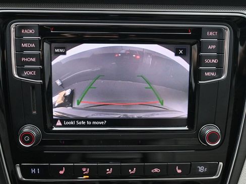 Used 2018 Volkswagen Passat 2.0T R-Line image 15