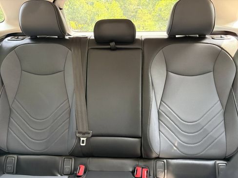 Used 2026 Volkswagen Tiguan SE FWD image 35