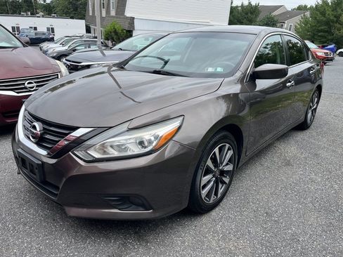 Used 2017 Nissan Altima 2.5 SV FWD image 4