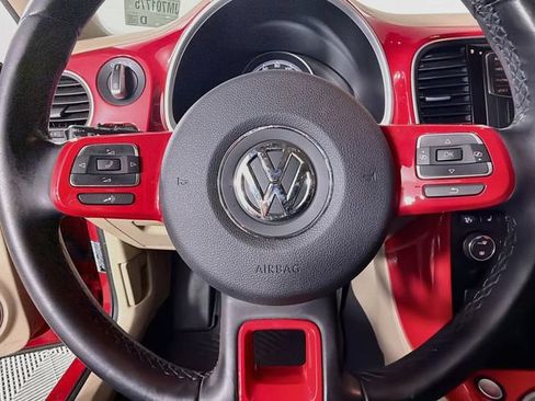 Used 2018 Volkswagen Beetle 2.0T SE FWD image 13