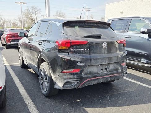 Used 2021 Buick Encore GX Select w/ Sport Touring Package image 3