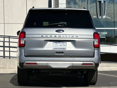 Used 2024 Ford Expedition Max XLT image 4