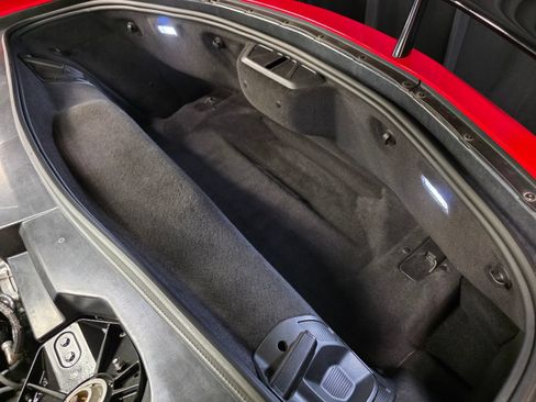 Used 2020 Chevrolet Corvette Stingray Preferred Cpe w/ 2LT Preferred Equipment Group RWD image 32