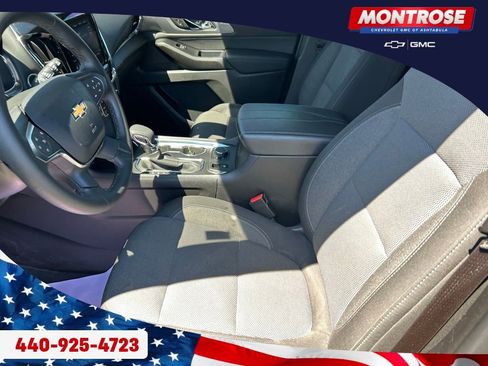 Used 2023 Chevrolet Traverse LT FWD image 11