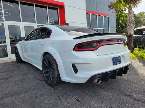 Used 2019 Dodge Charger Scat Pack w/ Dynamics Package RWD image 6