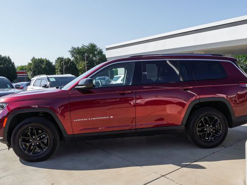 Used 2023 Jeep Grand Cherokee L Laredo AWD/4WD image 5