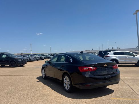 Used 2025 Chevrolet Malibu LT FWD image 17