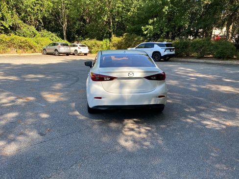 Used 2016 MAZDA MAZDA3 i Touring w/ Popular Equipment Package FWD image 6