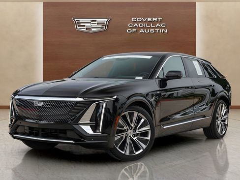 Certified 2025 Cadillac Lyriq Luxury w/ LPO, Floor Liner Package AWD/4WD image 1