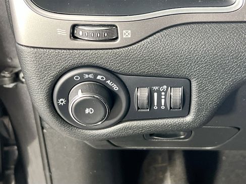 Used 2022 Jeep Cherokee Latitude Lux image 10