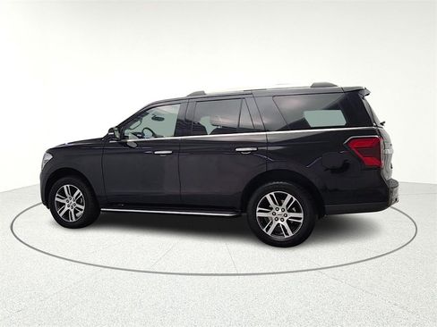 Used 2023 Ford Expedition Limited image 5