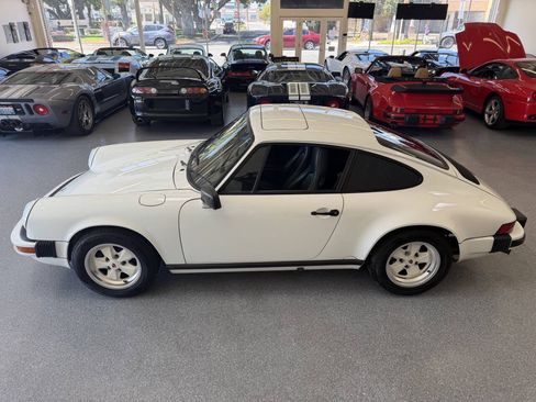 Used 1988 Porsche 911 Carrera RWD image 11