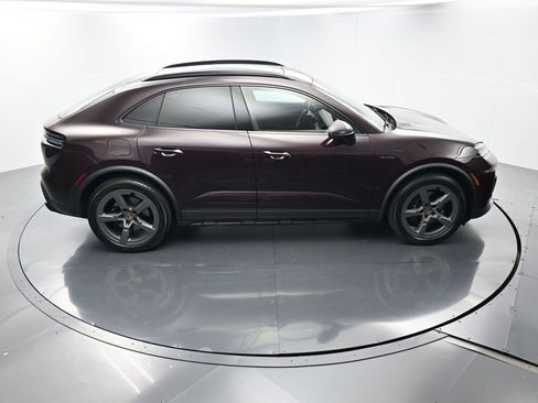 Used 2025 Porsche Macan 4 Electric image 44