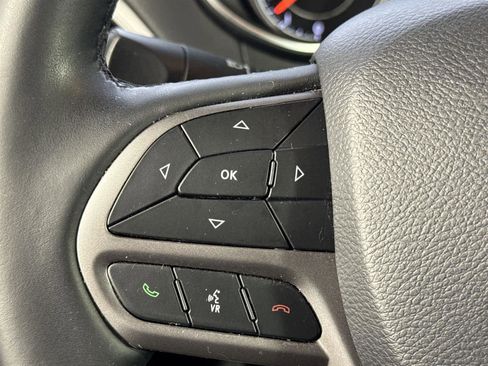 Used 2019 Jeep Cherokee Latitude Plus w/ Cold Weather Group image 24