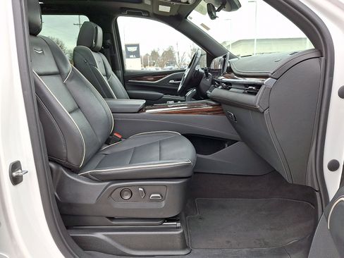 Certified 2023 Cadillac Escalade ESV Premium Luxury image 20