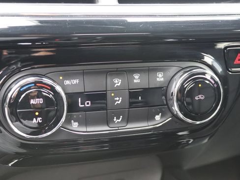 Used 2025 Chevrolet Trax RS w/ Driver Confidence Package FWD image 25