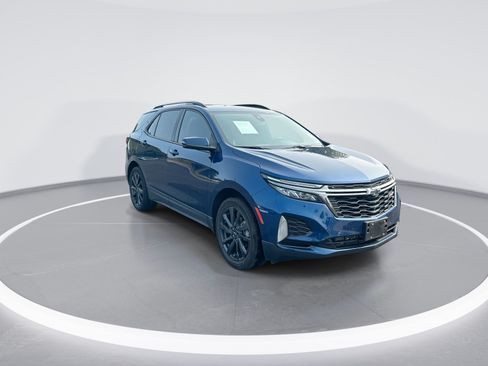 Used 2023 Chevrolet Equinox RS FWD image 2