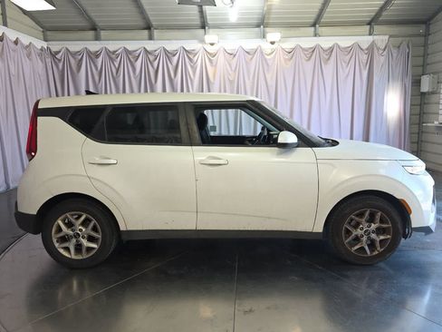 Used 2020 Kia Soul S FWD image 9