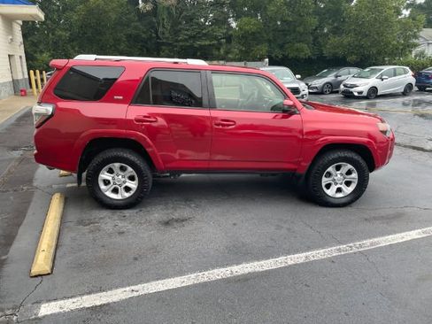 Used 2016 Toyota 4Runner SR5 image 3