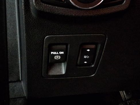 Used 2019 Ford F150 Lariat w/ Equipment Group 502A Luxury AWD/4WD image 20