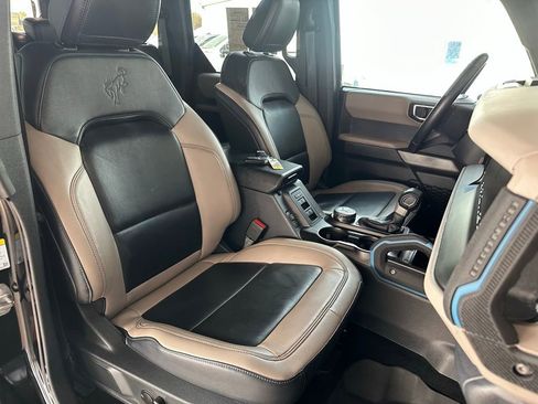 Used 2022 Ford Bronco Wildtrak image 16