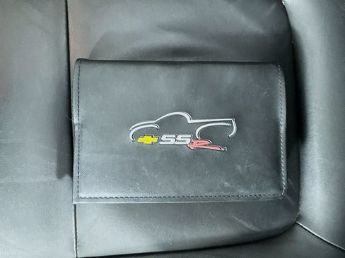Used 2004 Chevrolet SSR w/ Preferred Equipment Group RWD image 30