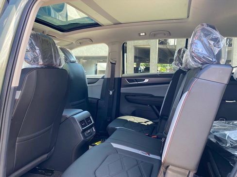 New 2026 Volkswagen Atlas Peak Edition AWD/4WD image 11