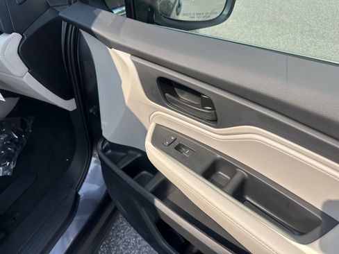 Certified 2026 Honda Odyssey EX-L image 31