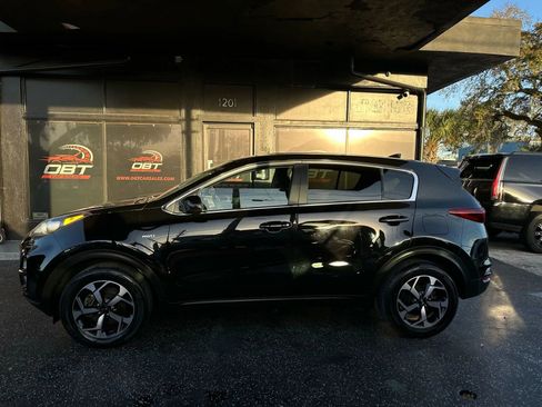 Used 2021 Kia Sportage LX AWD/4WD image 2