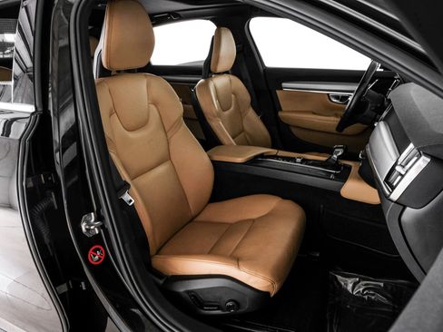 Used 2017 Volvo S90 T6 Momentum w/ Vision Package image 35